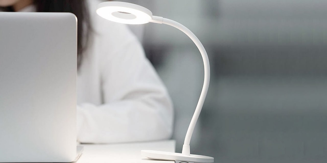besprovodnaya-nastolnaya-lampa-xiaomi-mi-yeelight-led-charging-clamp-table-bely-2-min